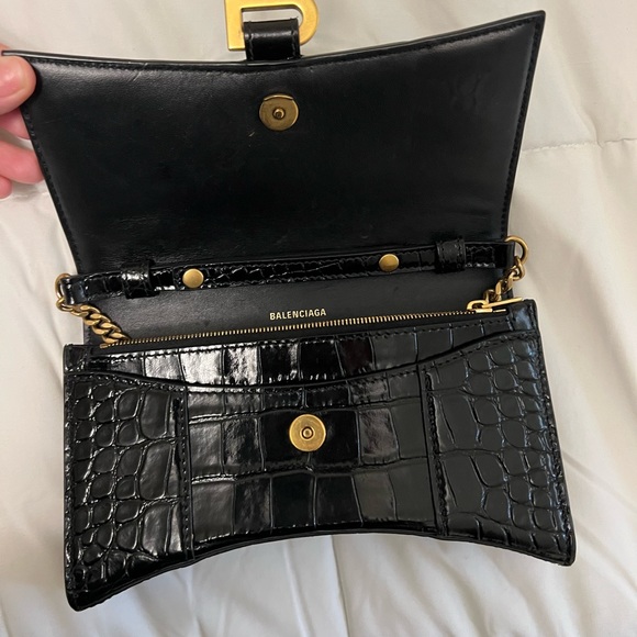 WOMEN'S HOURGLASS WALLET ON CHAIN CROCODILE EMBOSSED IN BLACK - Picture 3 of 8